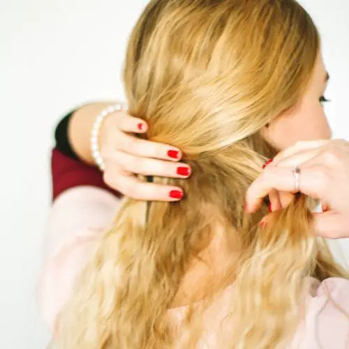 How to Perfect Wavy Hair All Year Round
